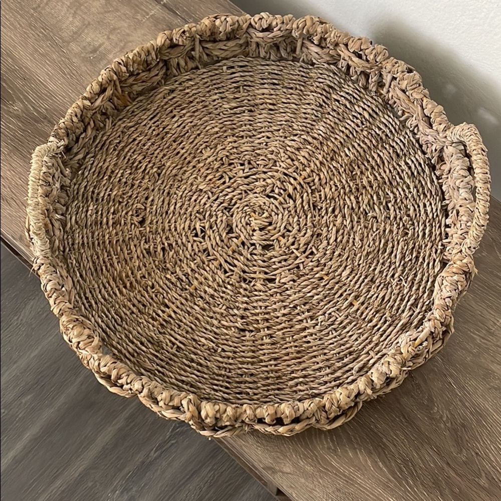Woven decor tray